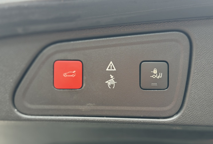 Peugeot 3008 ALLURE 1.6 THP 165 EAT6 / Camera 360 / Carplay / Entretien complet / Garantie