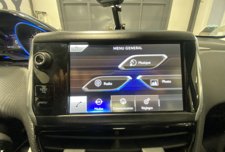 Peugeot 2008 1.6 E-HDI 92 ch FELINE 