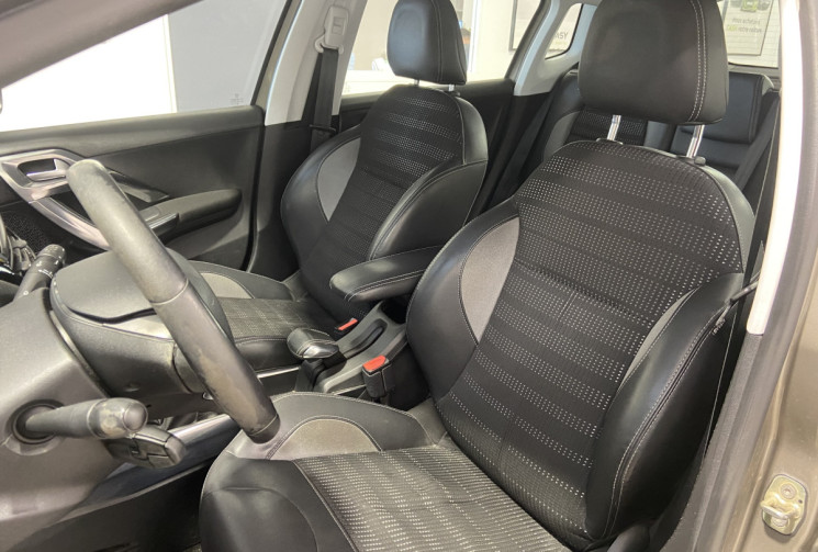 Peugeot 2008 1.6 E-HDI 92 ch FELINE 