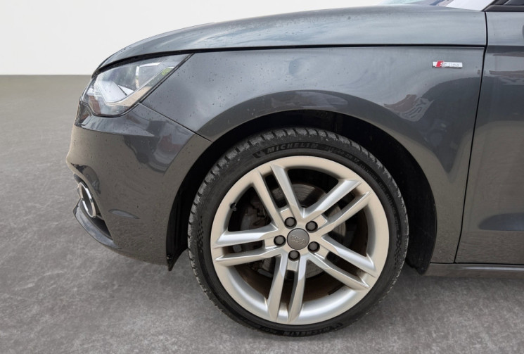 Audi A1 1.6 TDI 105 CV S LINE