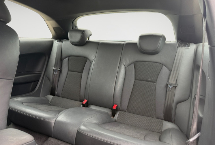 Audi A1 1.6 TDI 105 CV S LINE