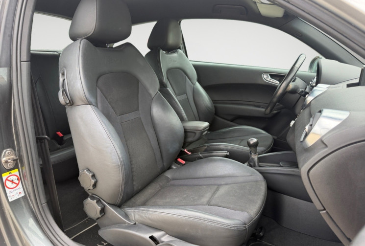Audi A1 1.6 TDI 105 CV S LINE