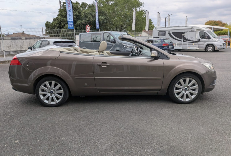 Ford Focus II Coupé  Phase 2 2.0 TCDCi TITANIUM 136 