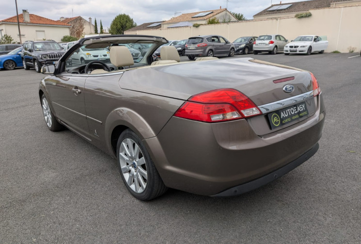 Ford Focus II Coupé  Phase 2 2.0 TCDCi TITANIUM 136 