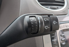 Ford Focus II Coupé  Phase 2 2.0 TCDCi TITANIUM 136 