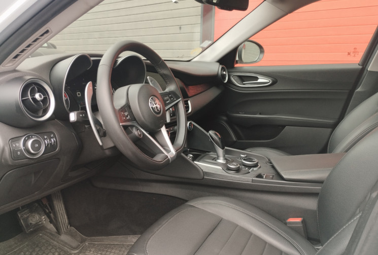 Alfa Romeo Giulia 2.2 D 160 Exécutive AT8 / Entretien Alfa