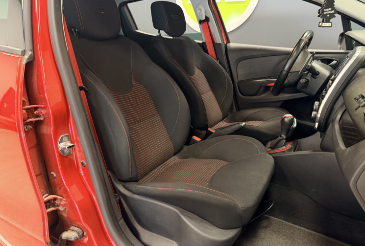 Renault Clio 1.6 Turbo TCe 220 R.S. Trophy/ Suivi d'entretien Renault