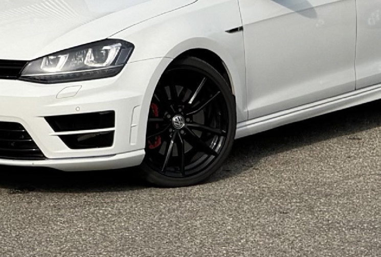 Volkswagen Golf VII R 2.0 TFSi 300 DSG6 4Motion 