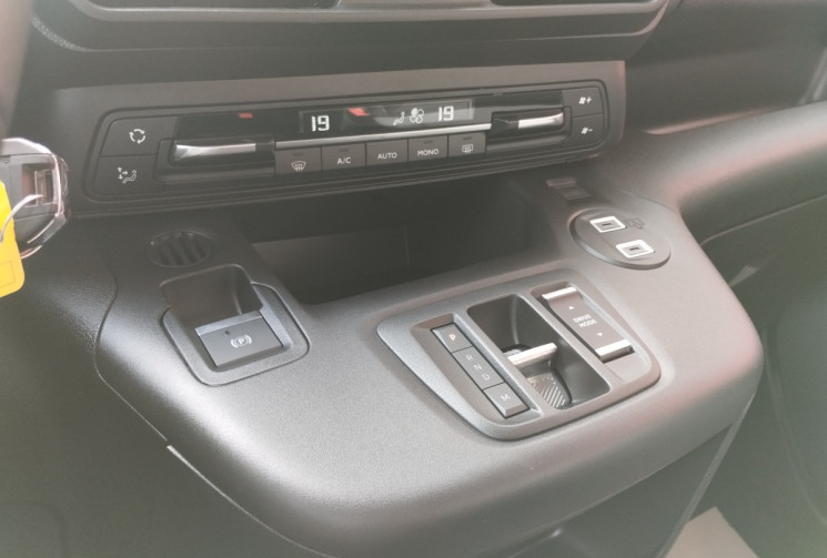 Citroën Berlingo III (2) 1.5 BlueHDi 130 MAX BVA8 Taille M / *NEUF 2026 / PAS DE MALUS