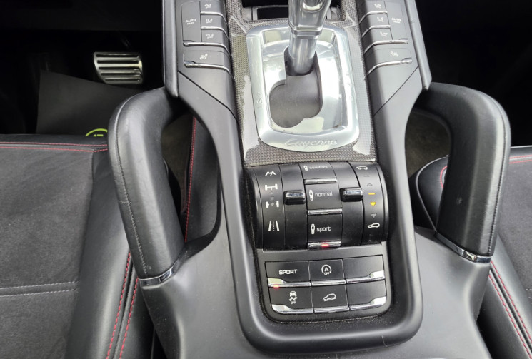 Porsche Cayenne GTS 4.8 V8 PACK GTS / Historique et entretien suivi 