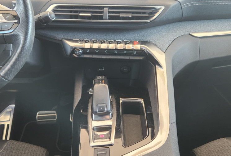 Peugeot 3008  1.6 EAT6 S&S 120 /  GT LINE / BOITE AUTO / GARANTIE 12 MOIS / ENTRETIEN SUIVI