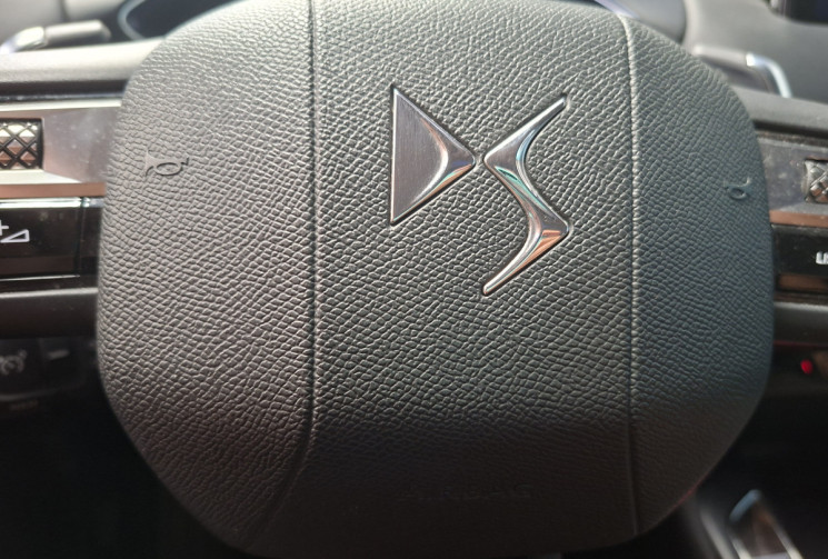 DS DS 3 Crossback  1.5 130 HDI EAT8 CONNECTED CHIC/ TETE HAUTE/DS LED MATRIX VISION