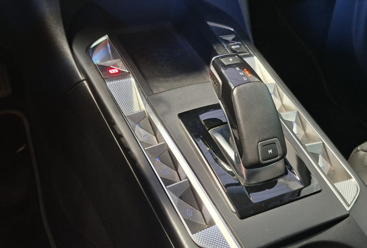 DS DS 3 Crossback  1.5 130 HDI EAT8 CONNECTED CHIC/ TETE HAUTE/DS LED MATRIX VISION