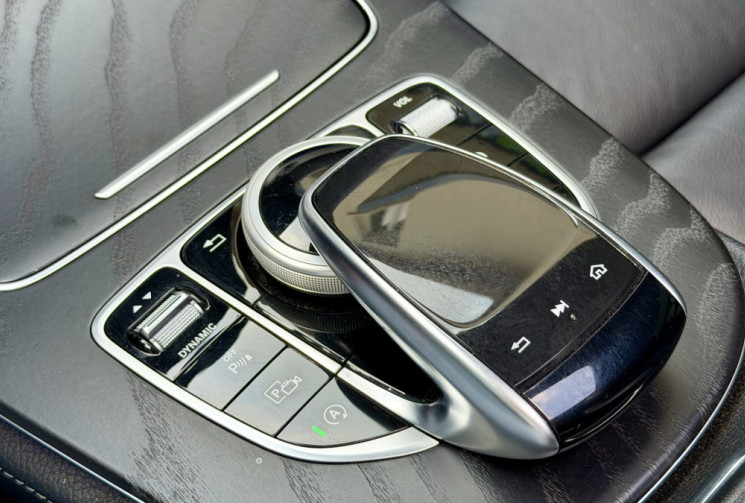 Mercedes CLASSE E Coupe 220 D 194 Sportline 9G-Tronic / Prenium + / Burmester / Toit ouvrant / Cuir