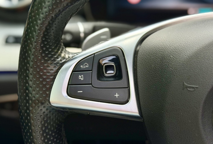 Mercedes CLASSE E Coupe 220 D 194 Sportline 9G-Tronic / Prenium + / Burmester / Toit ouvrant / Cuir