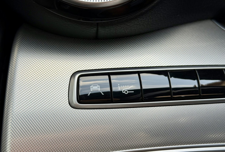 Mercedes CLASSE E Coupe 220 D 194 Sportline 9G-Tronic / Prenium + / Burmester / Toit ouvrant / Cuir