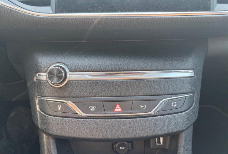 Peugeot 308 1.2 130 cv Gt Line EAT6 / Suivi COMPLET PEUGEOT / DISTRIBUTION FAITE / GARANTIE 12 MOIS 