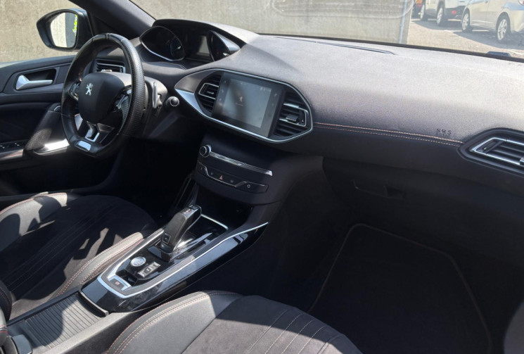 Peugeot 308 1.2 130 cv Gt Line EAT6 / Suivi COMPLET PEUGEOT / DISTRIBUTION FAITE / GARANTIE 12 MOIS 