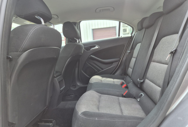 Mercedes Classe A 180 CDi 1.5 CDI 7G-DCT 109 CV * DISTRIBUTION FAITE * IDEAL JEUNE PERMIS * CAMERA