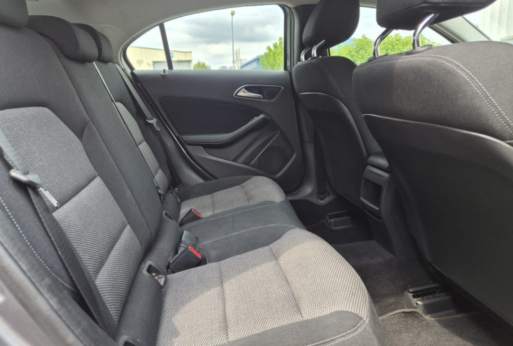 Mercedes Classe A 180 CDi 1.5 CDI 7G-DCT 109 CV * DISTRIBUTION FAITE * IDEAL JEUNE PERMIS * CAMERA