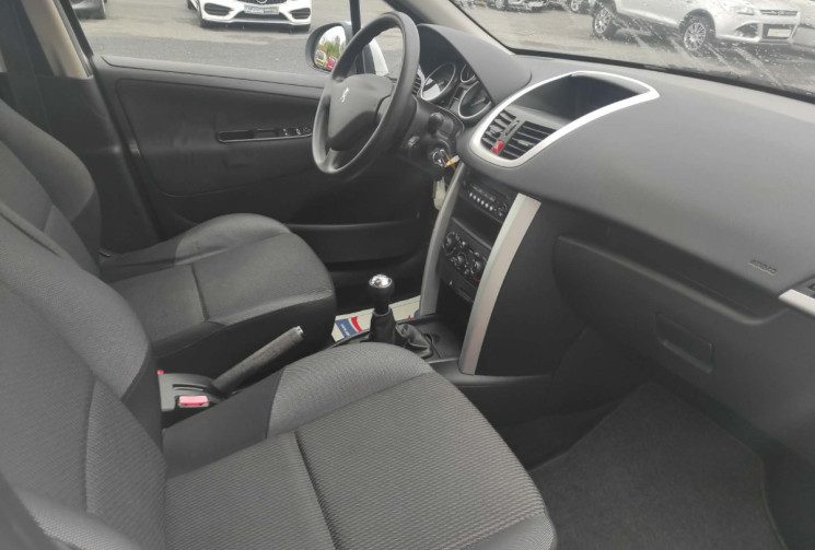 Peugeot 207 207+ 1.4 75 CH CLIM REGULATEUR
