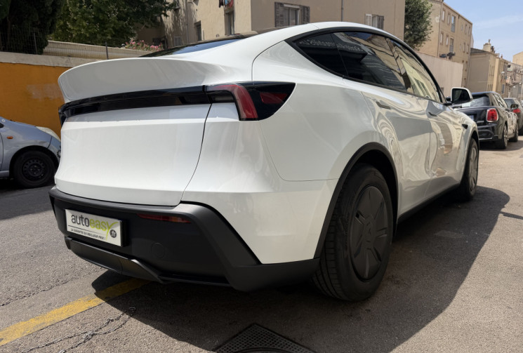 Tesla Model Y Propulsion standard / ETAT NEUF / LOA possible prix HT 