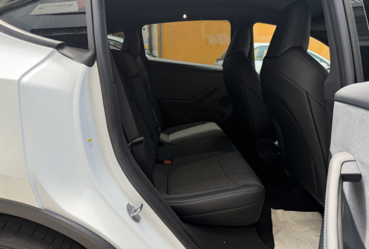 Tesla Model Y Propulsion standard / ETAT NEUF / LOA possible prix HT 