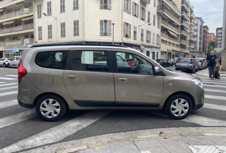 Dacia Lodgy 1.2 TCe 115 CH Laureate 23600 KMS 1ere Main