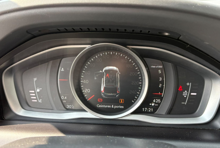 Volvo XC60  D3 2.0 TDi FWD 150 /MOMENTUM BUSINESS  / BON ETAT / GARANTIE 12 MOIS 