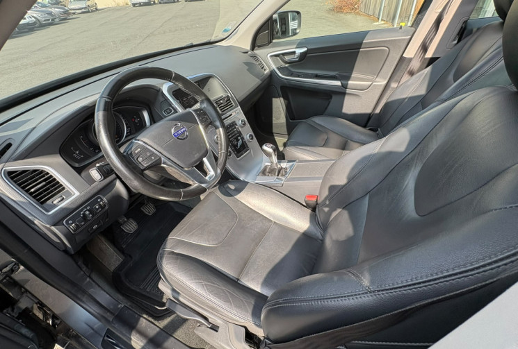 Volvo XC60  D3 2.0 TDi FWD 150 /MOMENTUM BUSINESS  / BON ETAT / GARANTIE 12 MOIS 