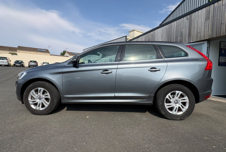 Volvo XC60  D3 2.0 TDi FWD 150 /MOMENTUM BUSINESS  / BON ETAT / GARANTIE 12 MOIS 