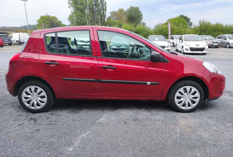 Renault Clio III 1.2 16V 75 CH AUTHENTIQUE 80000 KMS