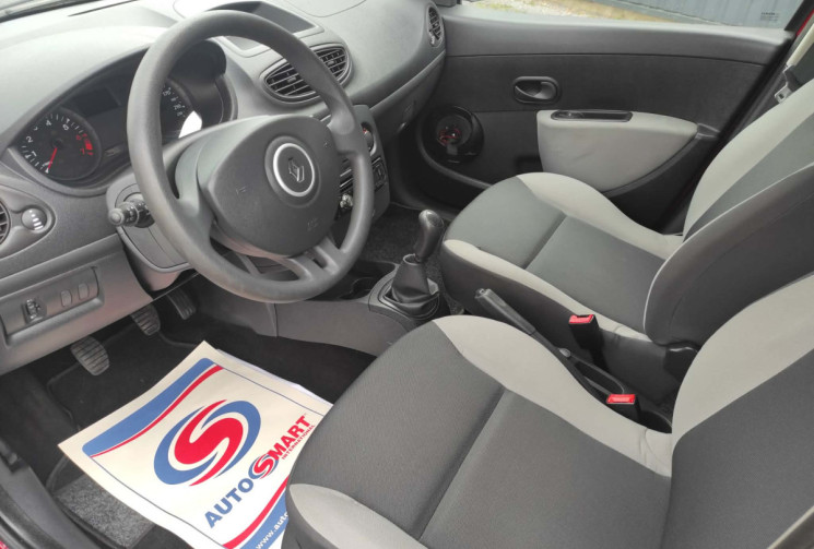 Renault Clio III 1.2 16V 75 CH AUTHENTIQUE 80000 KMS