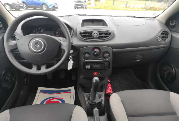 Renault Clio III 1.2 16V 75 CH AUTHENTIQUE 80000 KMS