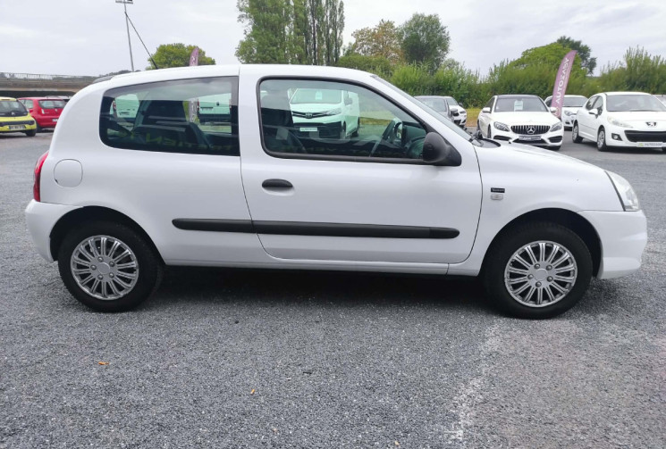 Renault Clio II 1.2 16V 75 CH CAMPUS CLIM