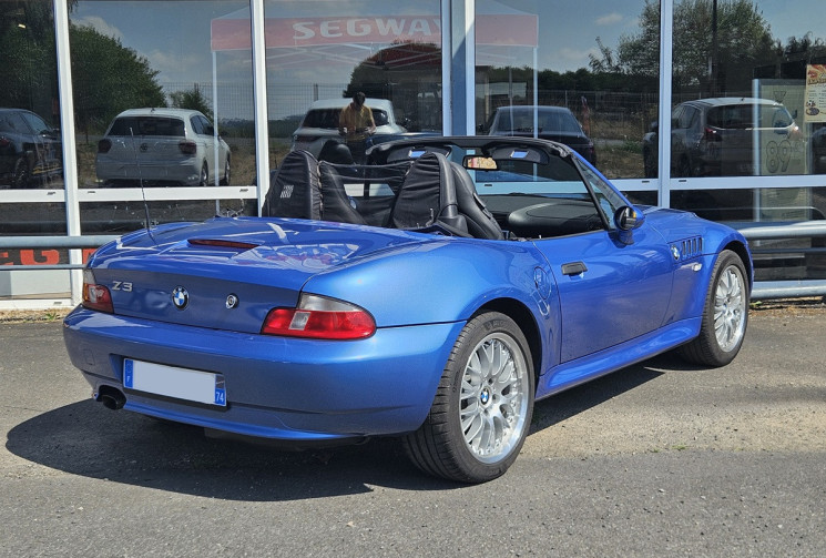 BMW Z3 Roadster (E36) 1.9i 116 INDIVIDUAL BLEU ESTORIL
