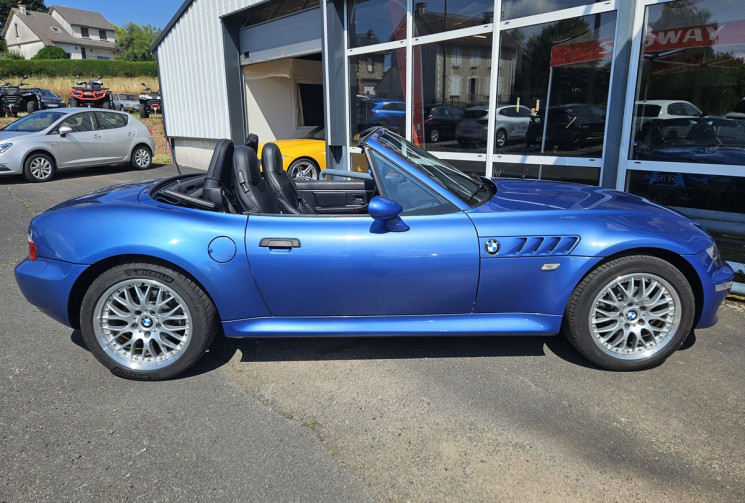 BMW Z3 Roadster (E36) 1.9i 116 INDIVIDUAL BLEU ESTORIL