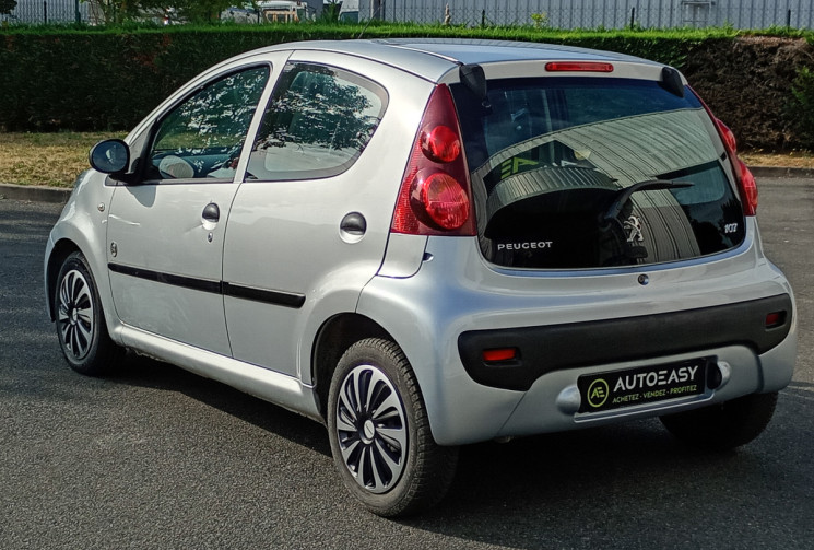 Peugeot 107 5 Portes - 1.0 Essence - Edition 64