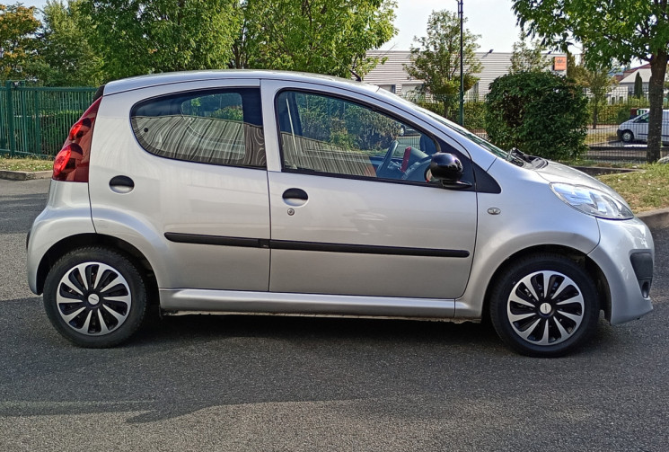 Peugeot 107 5 Portes - 1.0 Essence - Edition 64