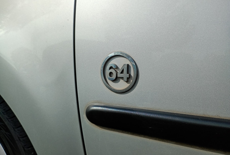 Peugeot 107 5 Portes - 1.0 Essence - Edition 64