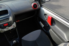Peugeot 107 5 Portes - 1.0 Essence - Edition 64