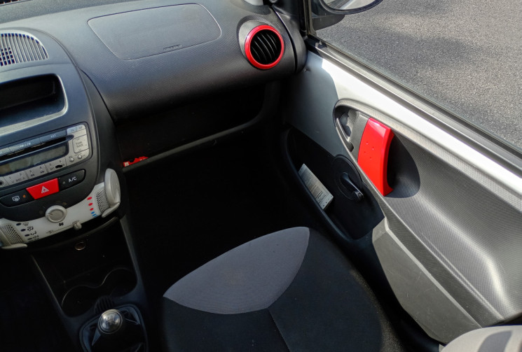 Peugeot 107 5 Portes - 1.0 Essence - Edition 64