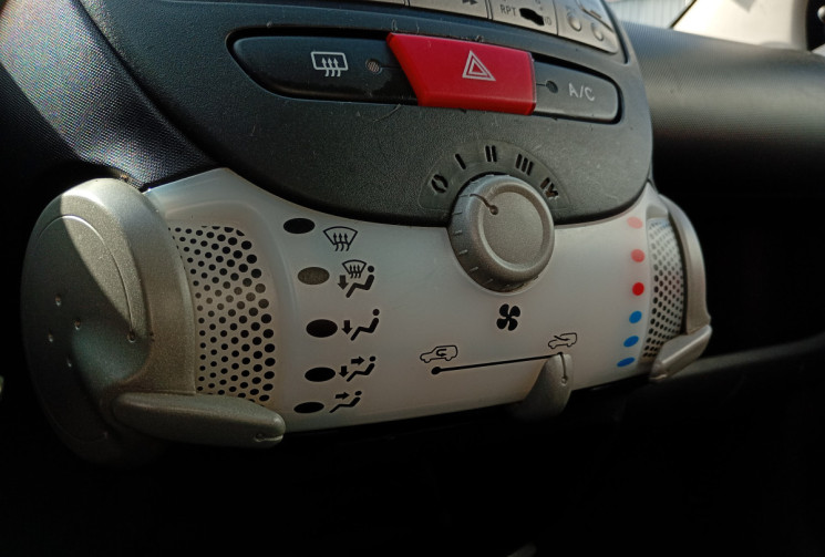 Peugeot 107 5 Portes - 1.0 Essence - Edition 64