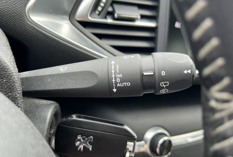 Peugeot 308 110cv ACTIVE * Carplay * Distribution Neuve * Faible Kilométrage  