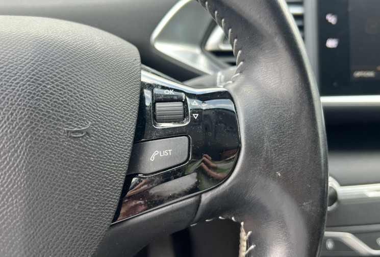 Peugeot 308 110cv ACTIVE * Carplay * Distribution Neuve * Faible Kilométrage  