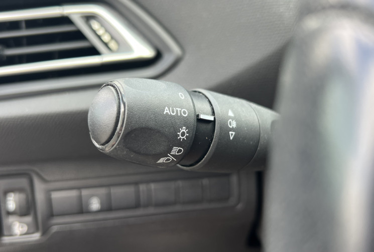 Peugeot 308 110cv ACTIVE * Carplay * Distribution Neuve * Faible Kilométrage  