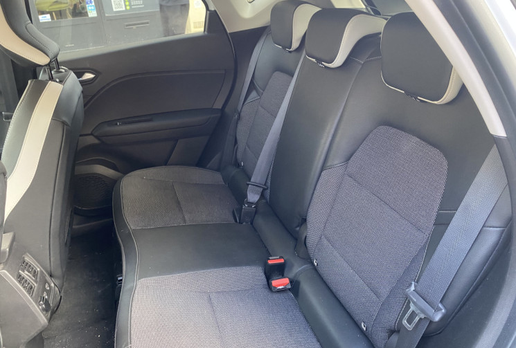 Renault Captur E-TECH 1.6 i 145 HYBRID INTENS 35800 KMS