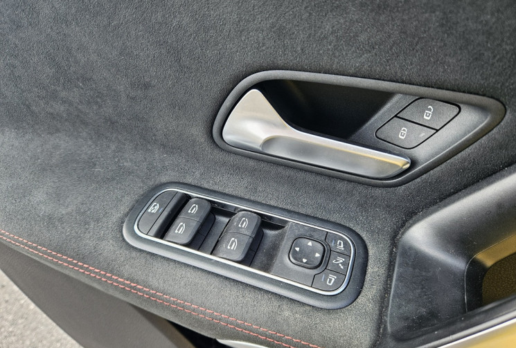 Mercedes Classe A 200 W177 2.0 150 8G-DCT AMG LINE PACK BLACK