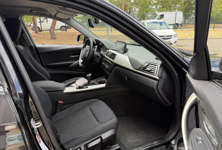 BMW Série 3 F30 318D 143 LOUNGE