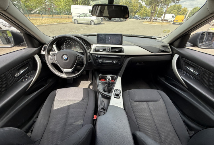 BMW Série 3 F30 318D 143 LOUNGE